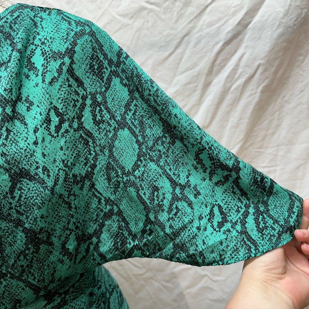 DO+BE Green Animal Print One Shoulder Dress Size Small - Picture 3 of 11